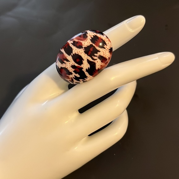 Lucite ring - Picture 3 of 6